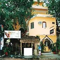 Moongate Hotel Playa del Carmen 2*,